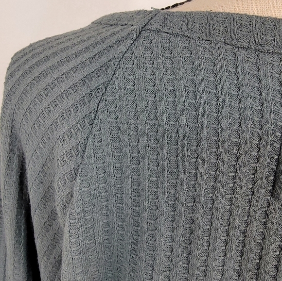 Chaser Sz L Waffle Knit Thermal Top Green Long Sleeve Button Cuffs - Picture 6 of 10